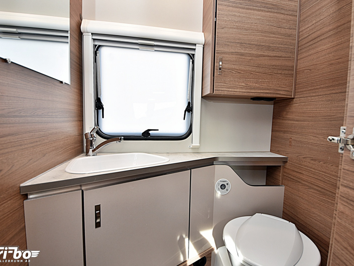 Knaus 420 QD E-Power, Dubbelbädd, bild 18 av 22