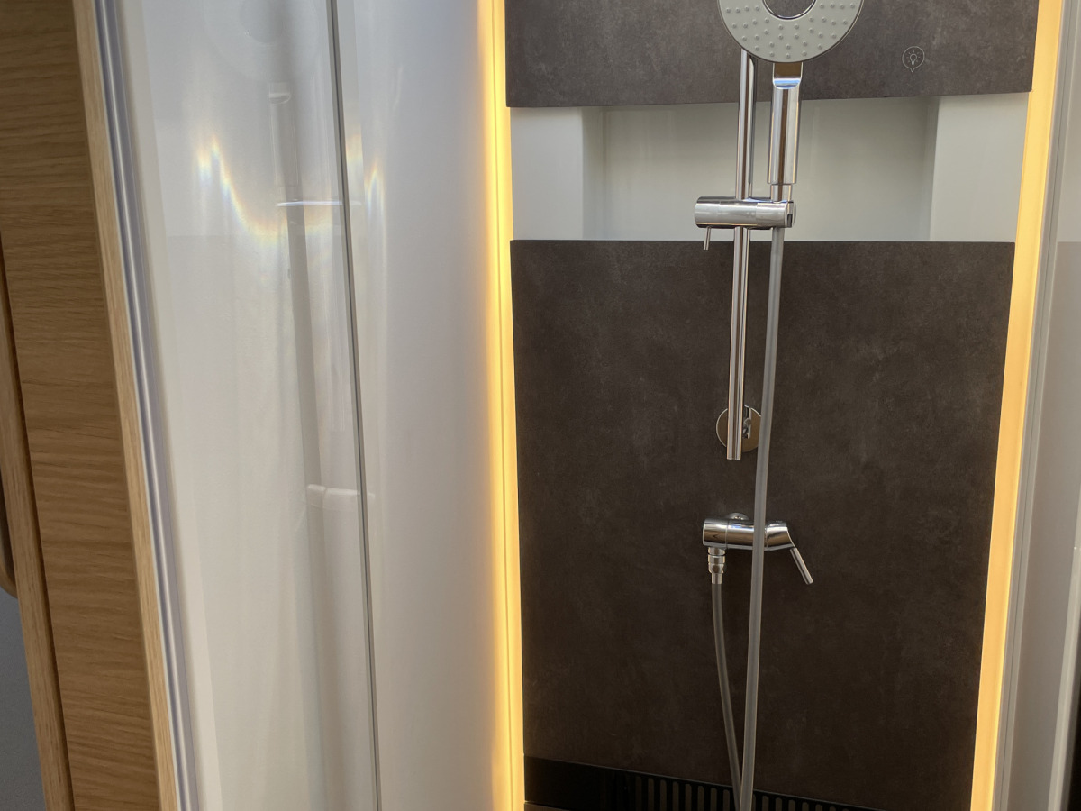 Adria SONIC 700 SL, bild 11 av 13
