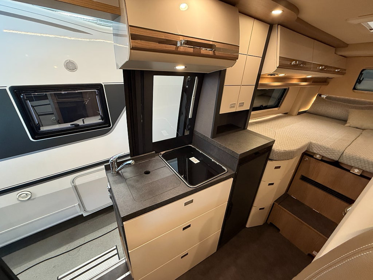Malibu Carthago Van Genius 641 LE 4x4 Performance *Långbädd*, bild 12 av 21