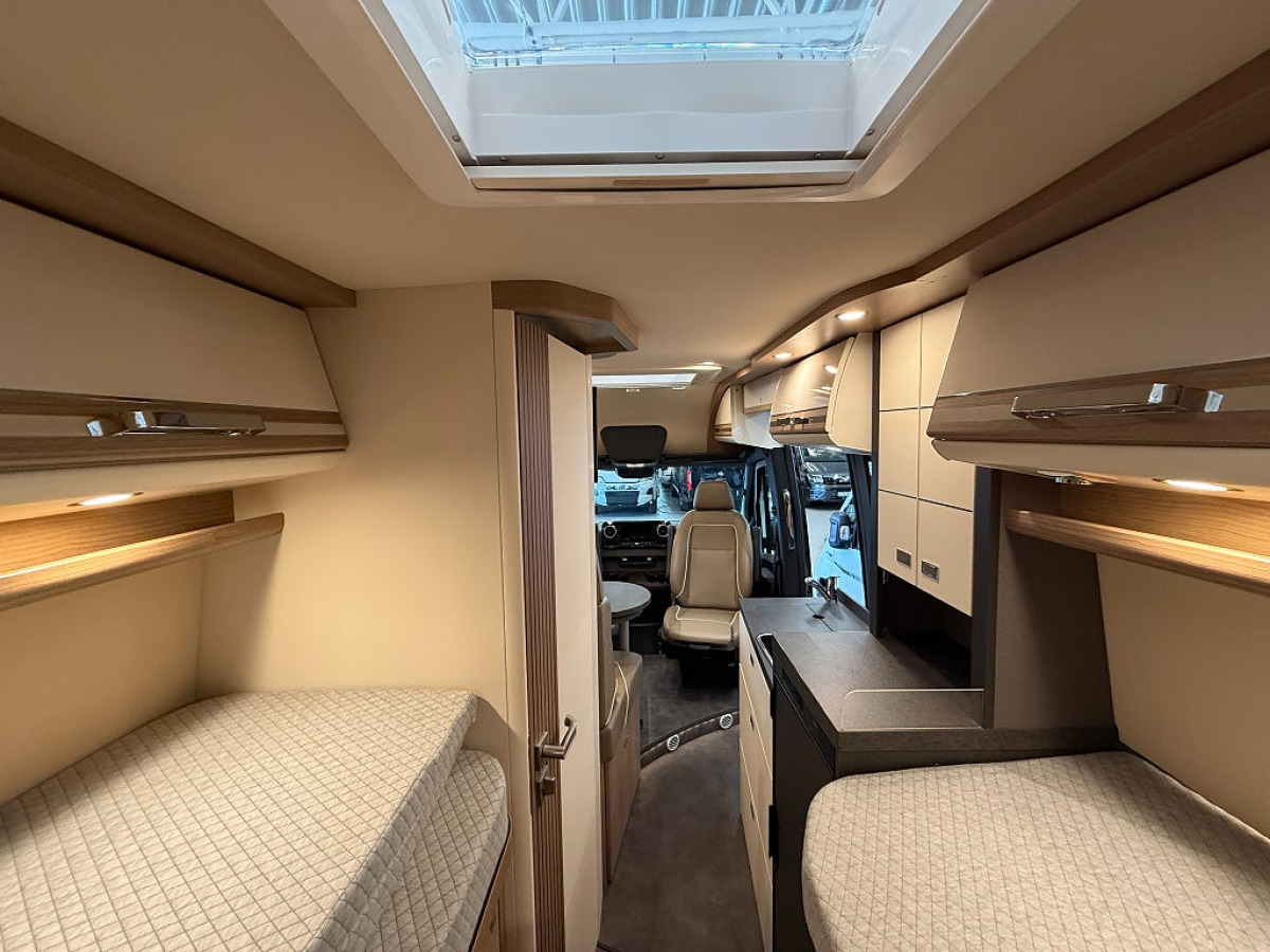 Malibu Carthago Van Genius 641 LE 4x4 Performance *Långbädd*, bild 18 av 21