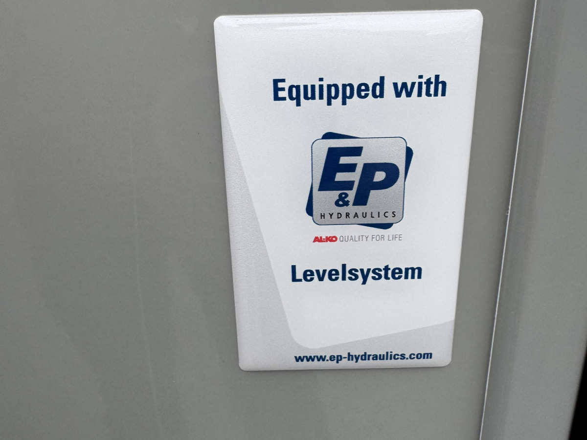Eura Mobil IL GT 726 EF / MB/ EP hydraliska stödben, bild 4 av 36