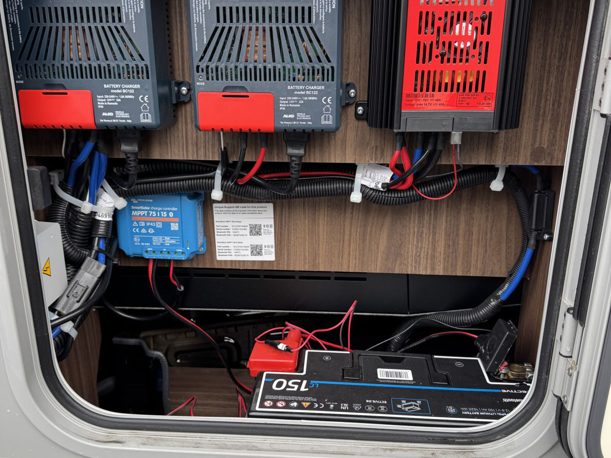 Eura Mobil IL GT 726 EF / MB/ EP hydraliska stödben, bild 7 av 36