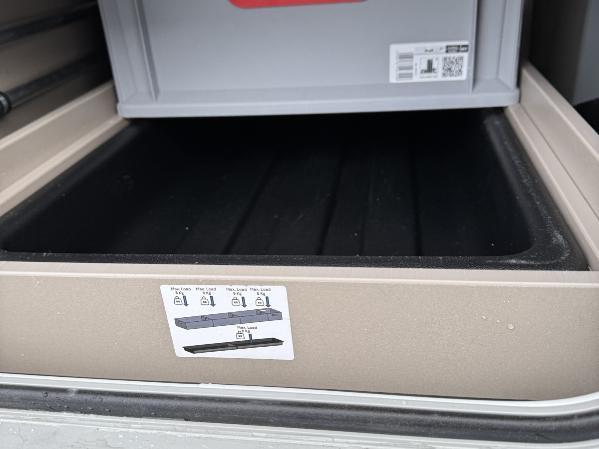 Eura Mobil IL GT 726 EF / MB/ EP hydraliska stödben, bild 9 av 36
