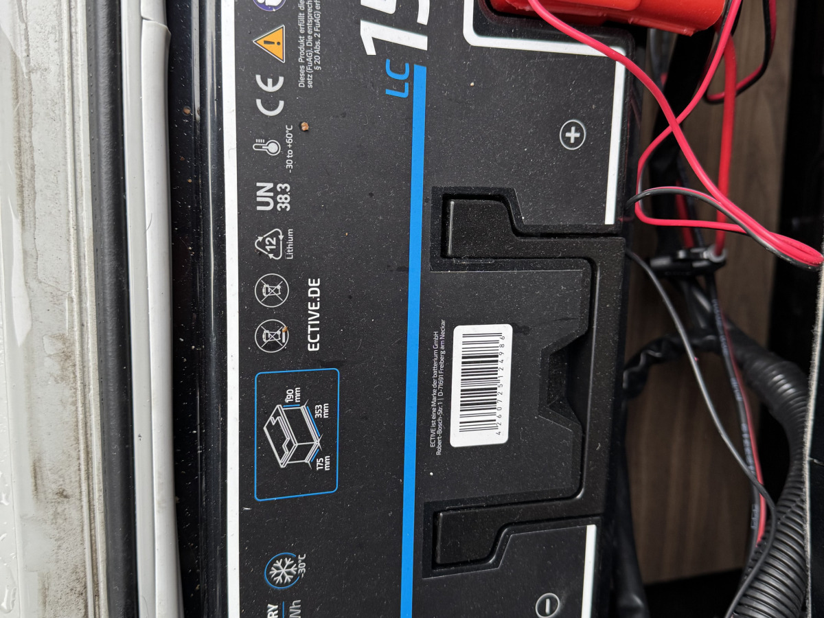 Eura Mobil IL GT 726 EF / MB/ EP hydraliska stödben, bild 10 av 36