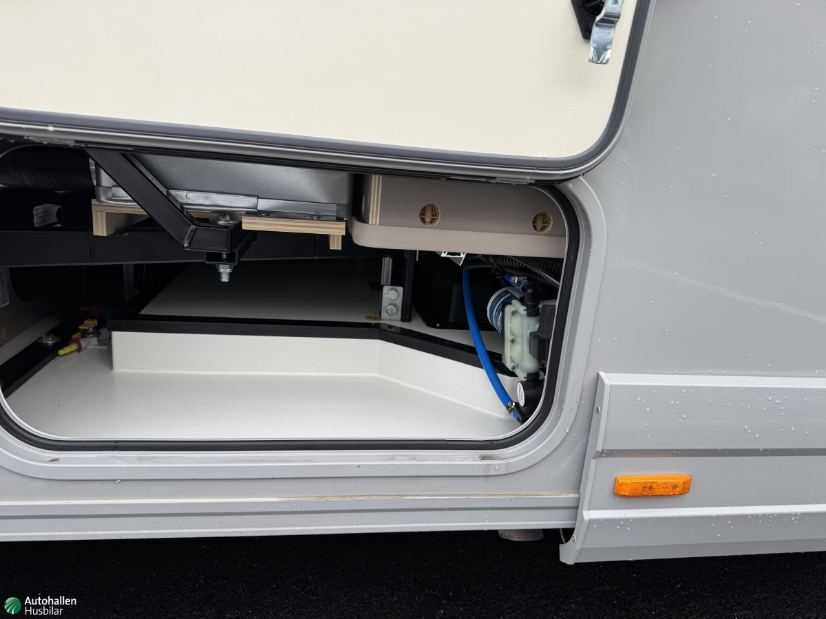 Eura Mobil IL GT 726 EF / MB/ EP hydraliska stödben, bild 11 av 36