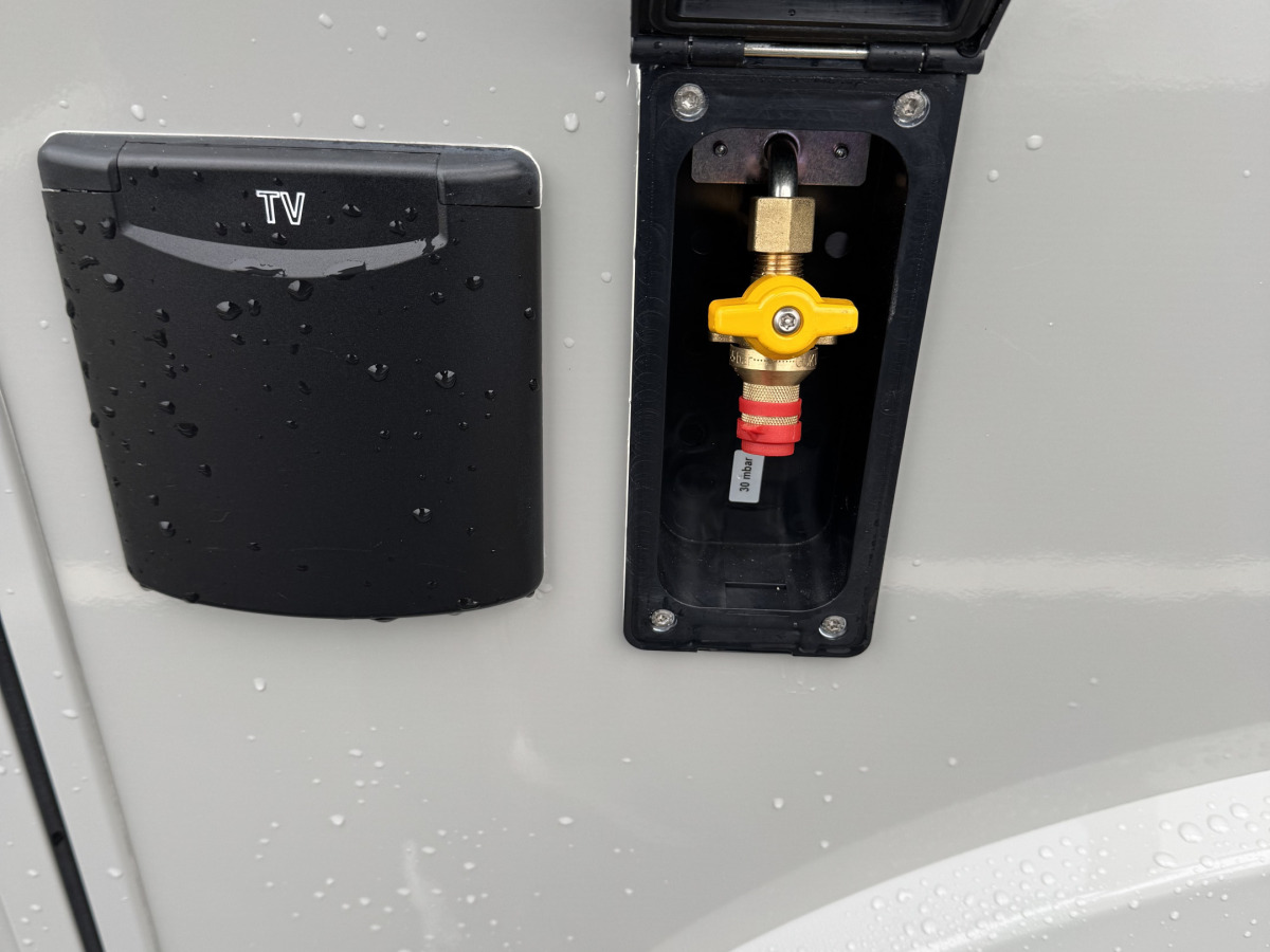 Eura Mobil IL GT 726 EF / MB/ EP hydraliska stödben, bild 12 av 36
