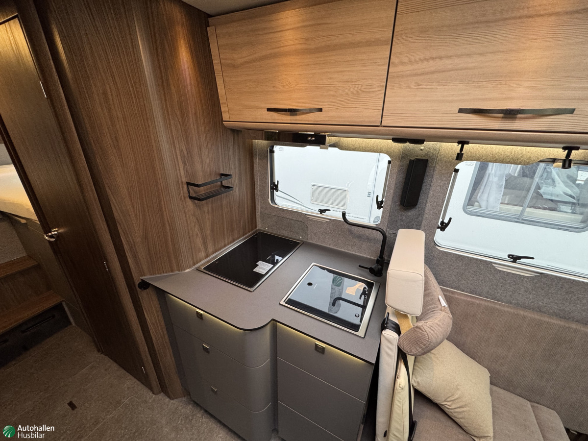 Eura Mobil IL GT 726 EF / MB/ EP hydraliska stödben, bild 21 av 36