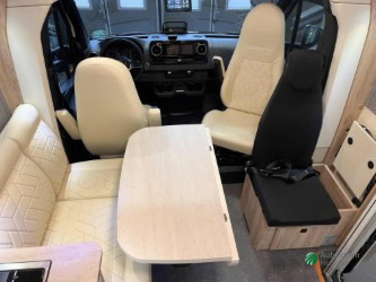 Eura Mobil XTURA 686 EF / 4 Åkande / 3 Sovande, bild 10 av 21