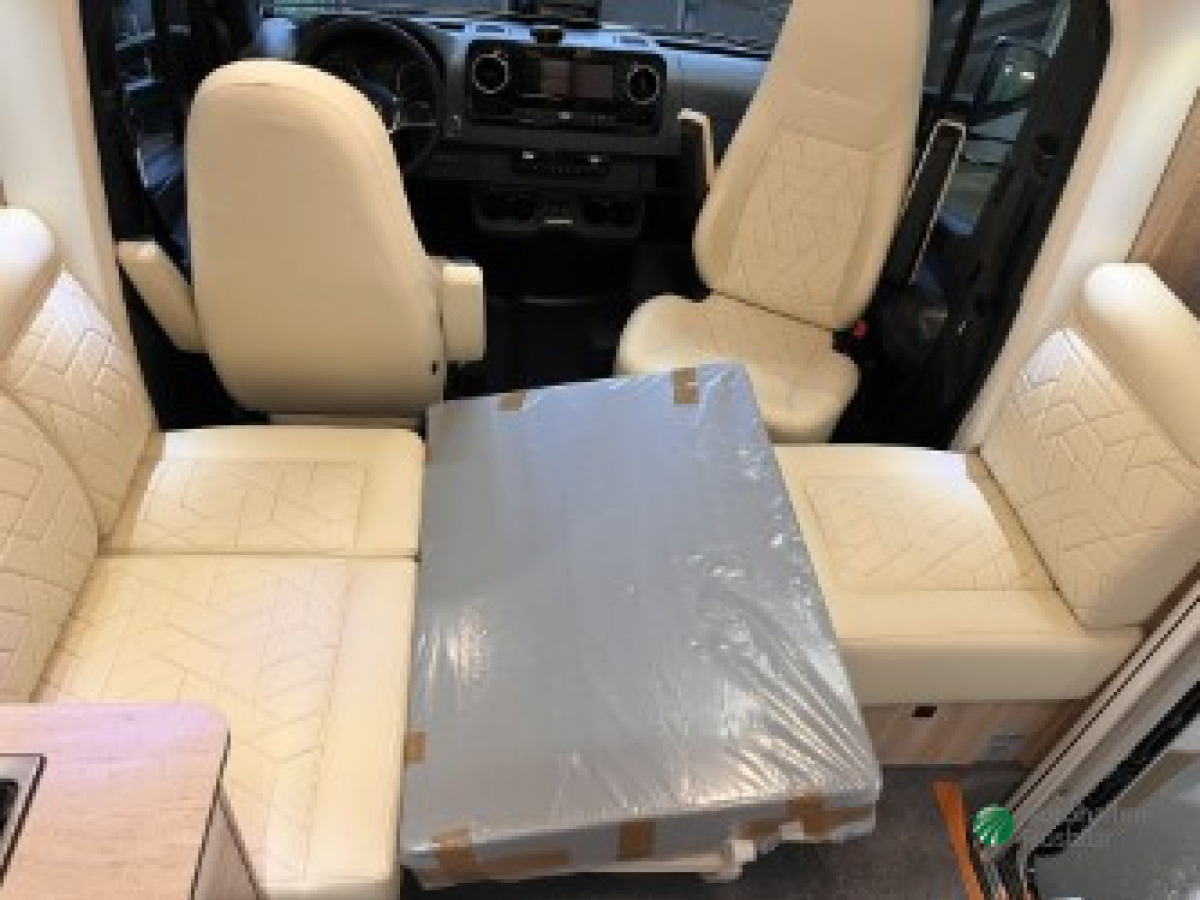 Eura Mobil XTURA 686 EF / 4 Åkande / 3 Sovande, bild 12 av 21