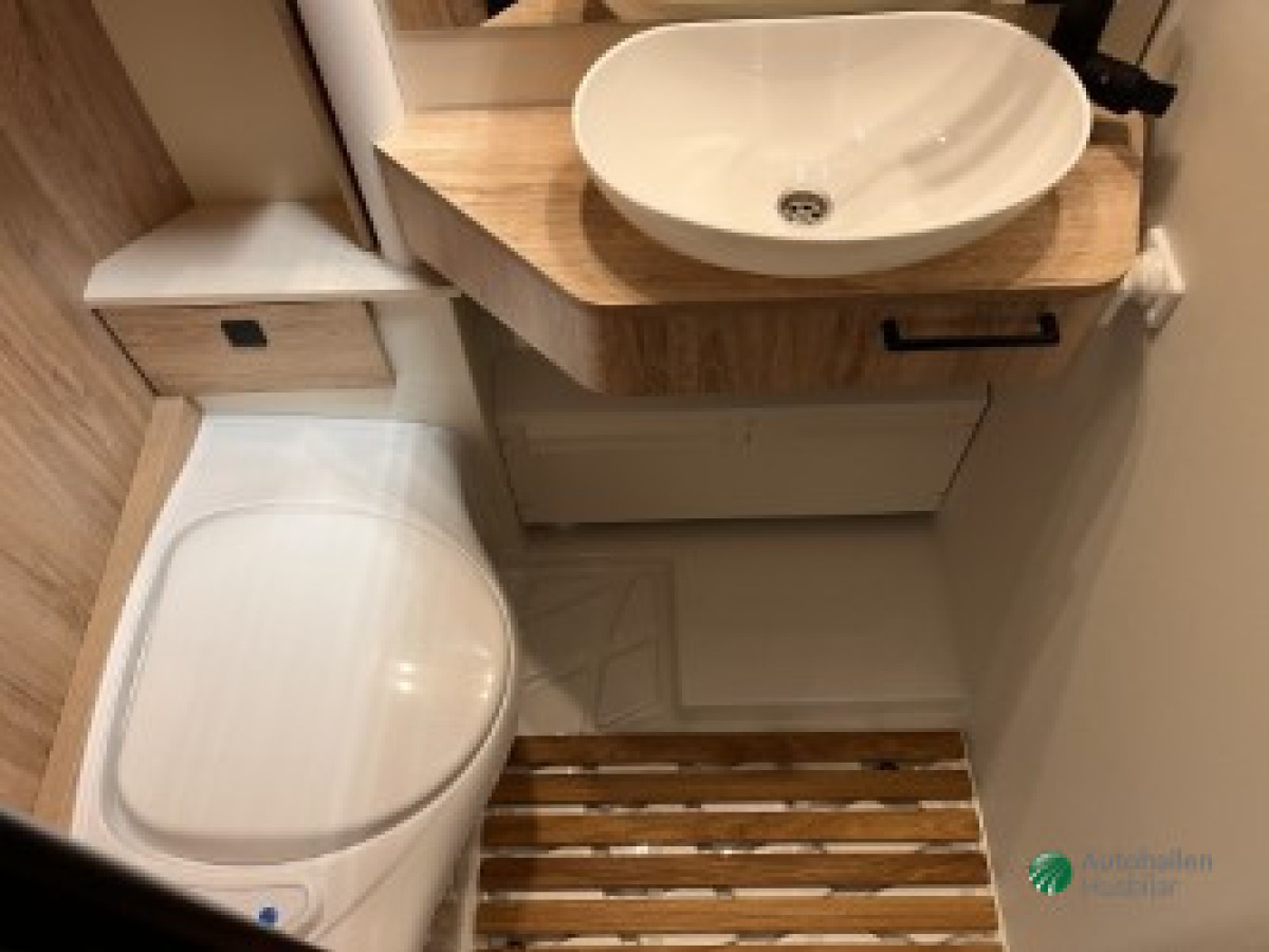 Eura Mobil XTURA 686 EF / 4 Åkande / 3 Sovande, bild 19 av 21