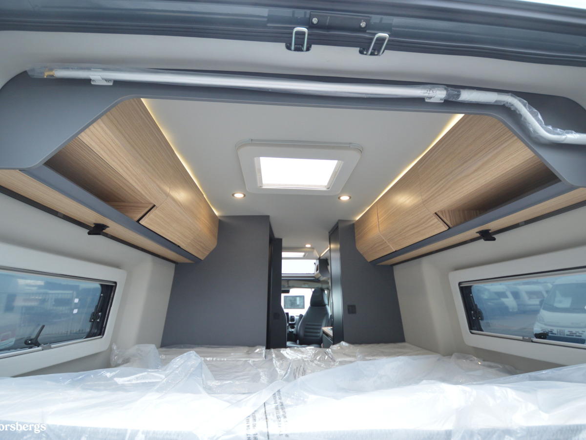 Pilote V630J EVIDENC Shadow Med skydome Stora multimediapaketet med trådlös laddning och digital instrumentpanel, bild 17 av 29