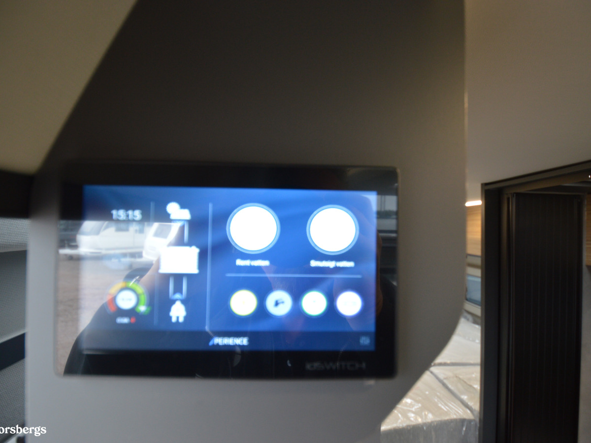 Pilote V630J EVIDENC Shadow Med skydome Stora multimediapaketet med trådlös laddning och digital instrumentpanel, bild 19 av 29