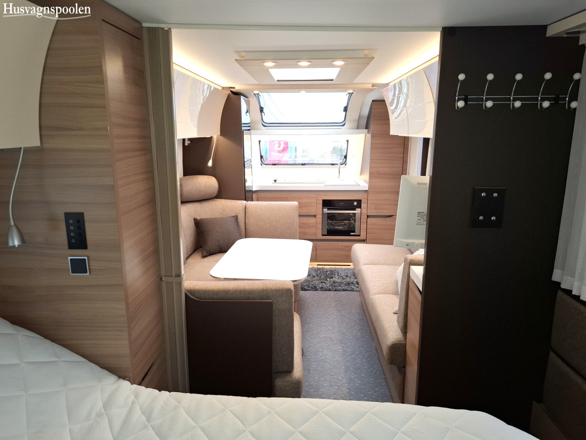 Adria ALPINA 663HT Alde, Queenbädd, Ac, Mover, Förtält, bild 2 av 11