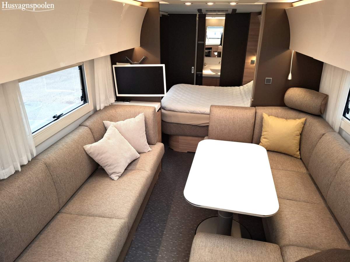 Adria ALPINA 663HT Alde, Queenbädd, Ac, Mover, Förtält, bild 3 av 11