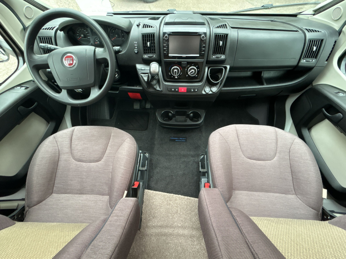 Hymer 474 höga långbäddar, bild 6 av 28