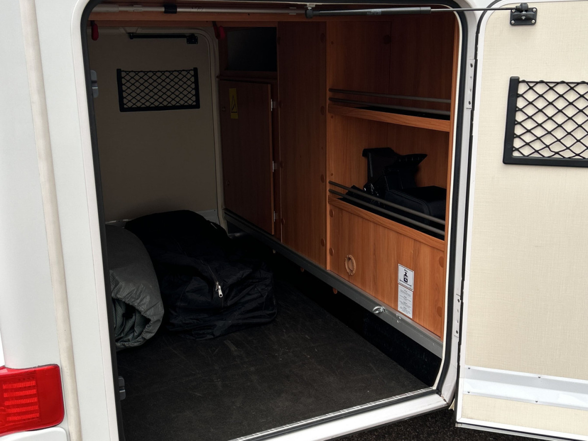 Hymer 474 höga långbäddar, bild 7 av 28