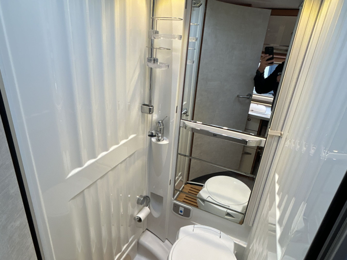 Hymer 474 höga långbäddar, bild 17 av 28