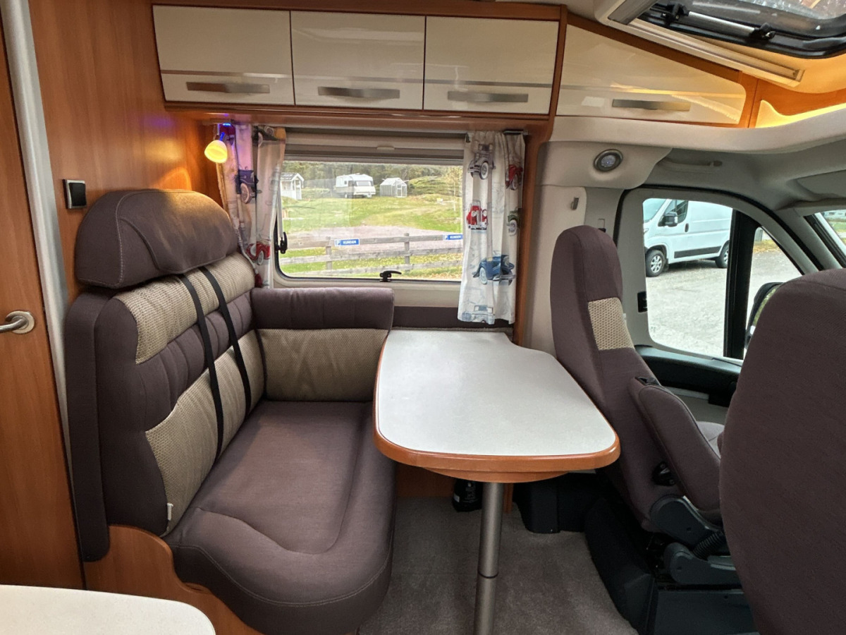 Hymer 474 höga långbäddar, bild 23 av 28