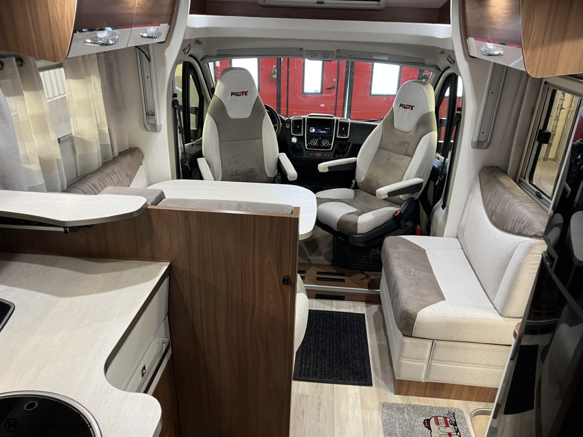 Pilote P746GJ, bild 9 av 14