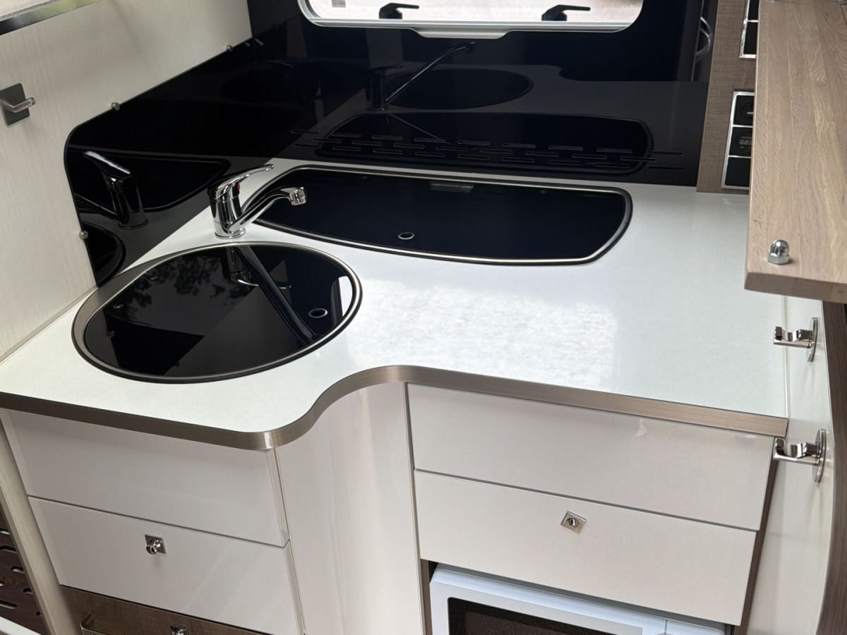 Pilote P746 C Queenbed, bild 8 av 17