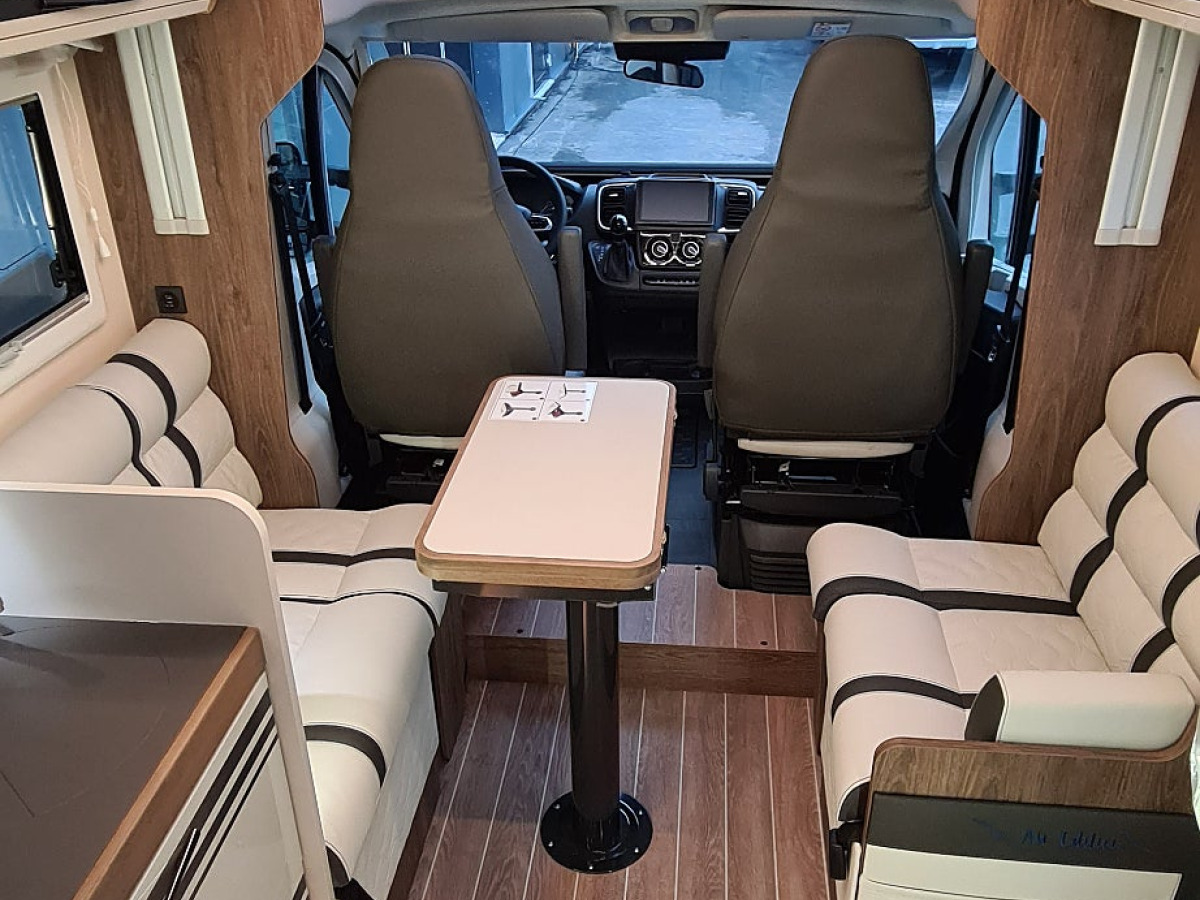 Ci Magis 87 XT Air Edition Långbädd, automat, Truma AC, solceller, bild 6 av 18