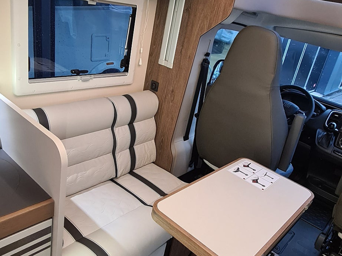 Ci Magis 87 XT Air Edition Långbädd, automat, Truma AC, solceller, bild 11 av 18