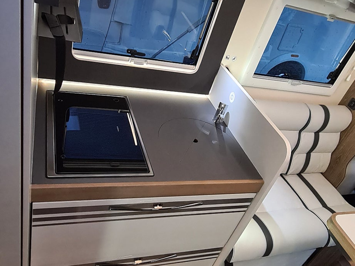 Ci Magis 87 XT Air Edition Långbädd, automat, Truma AC, solceller, bild 13 av 18