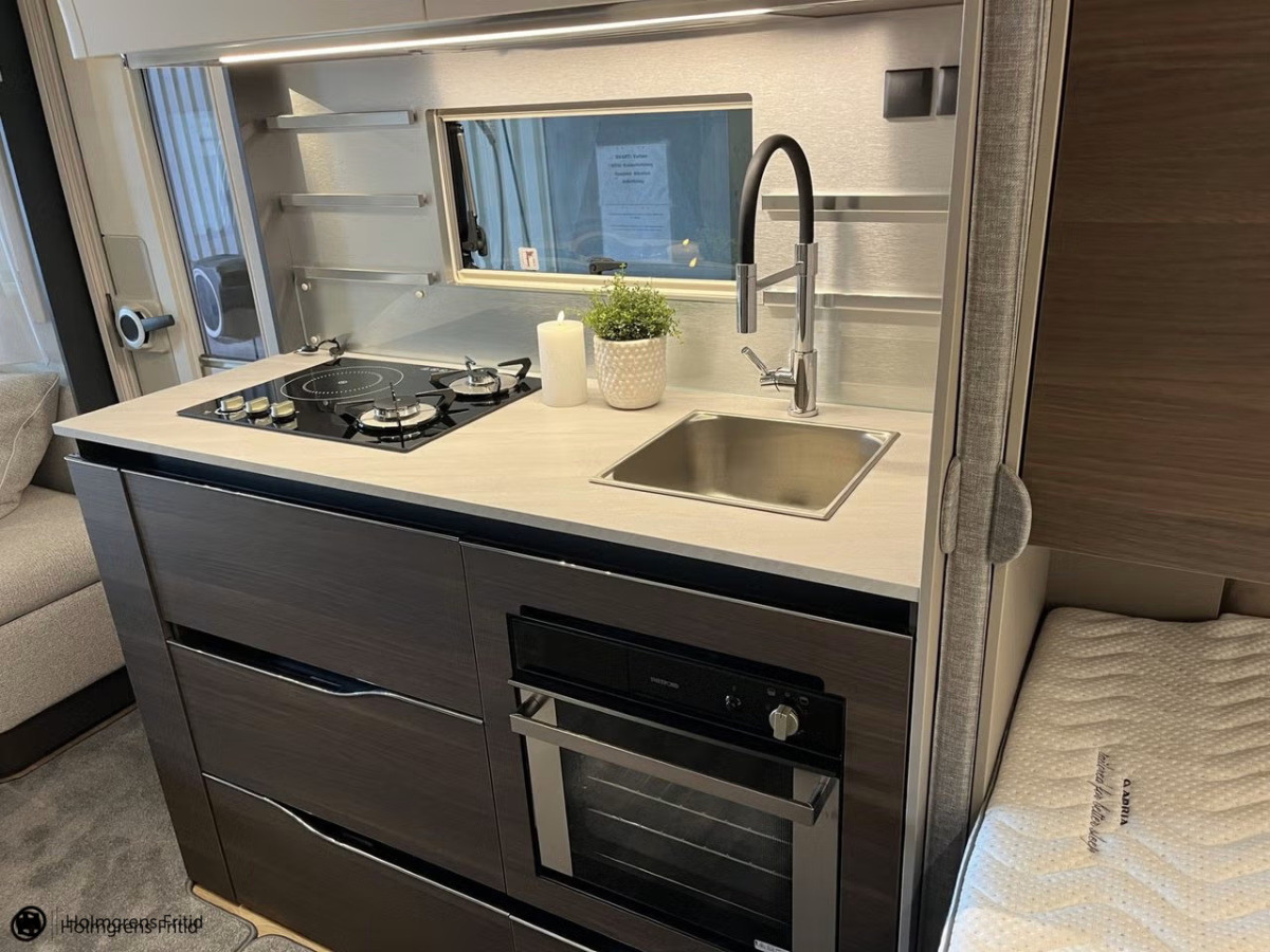 Adria Alpina 583 UL NYHET 2027, bild 6 av 12