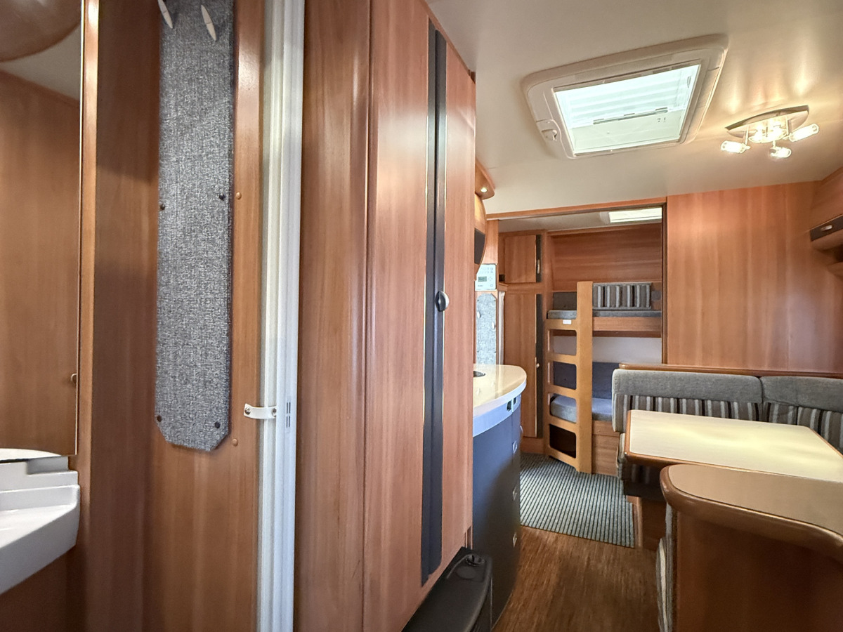 Hobby 560 KMFE DE LUXE, bild 13 av 17