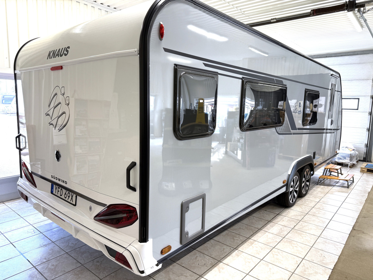 Knaus Südwind 650 PXB Queenbädd, bild 2 av 18