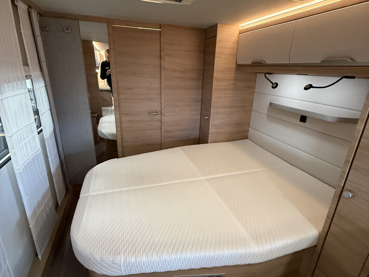 Knaus Südwind 650 PXB Queenbädd, bild 10 av 18