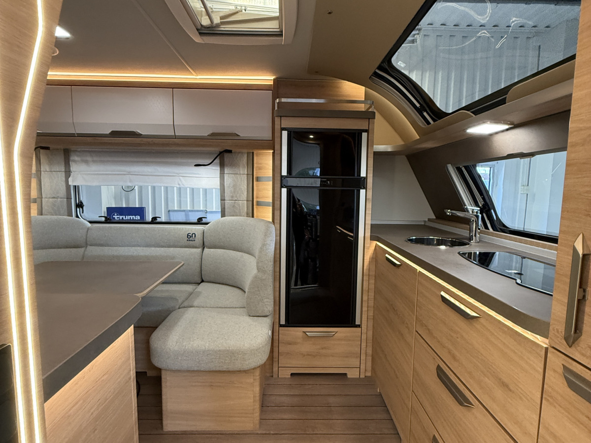 Knaus Südwind 650 PXB Queenbädd, bild 3 av 18