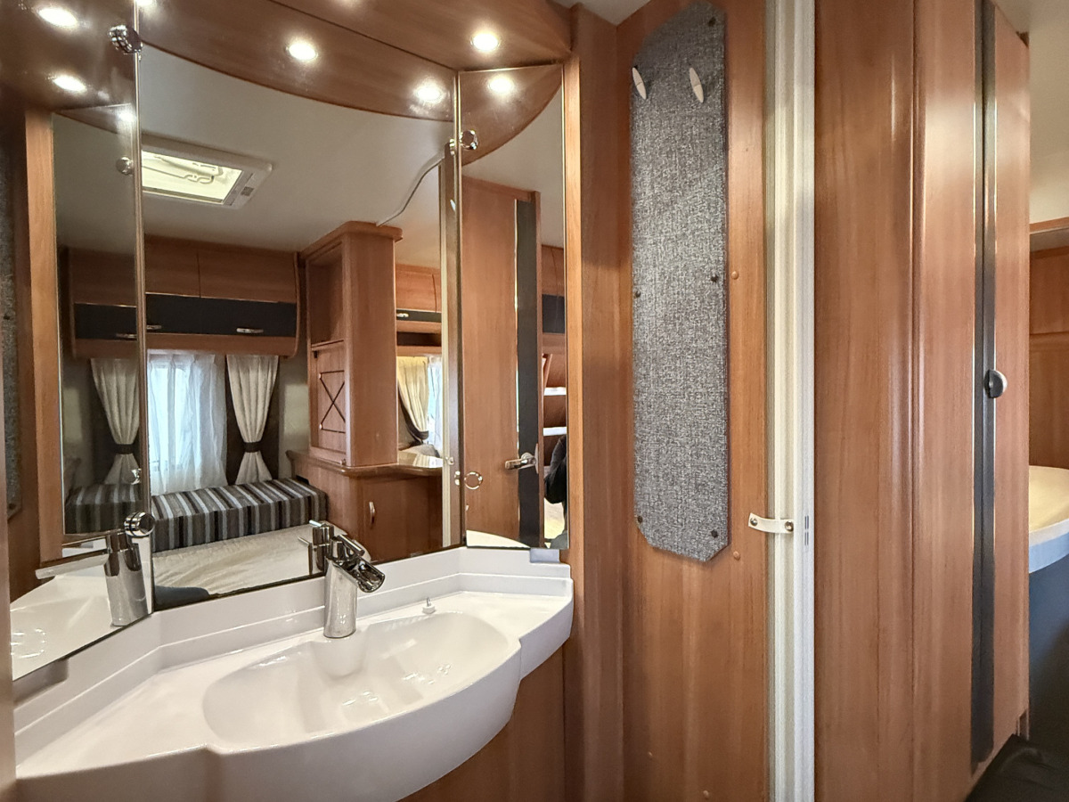 Hobby 560 KMFE DE LUXE, bild 12 av 17