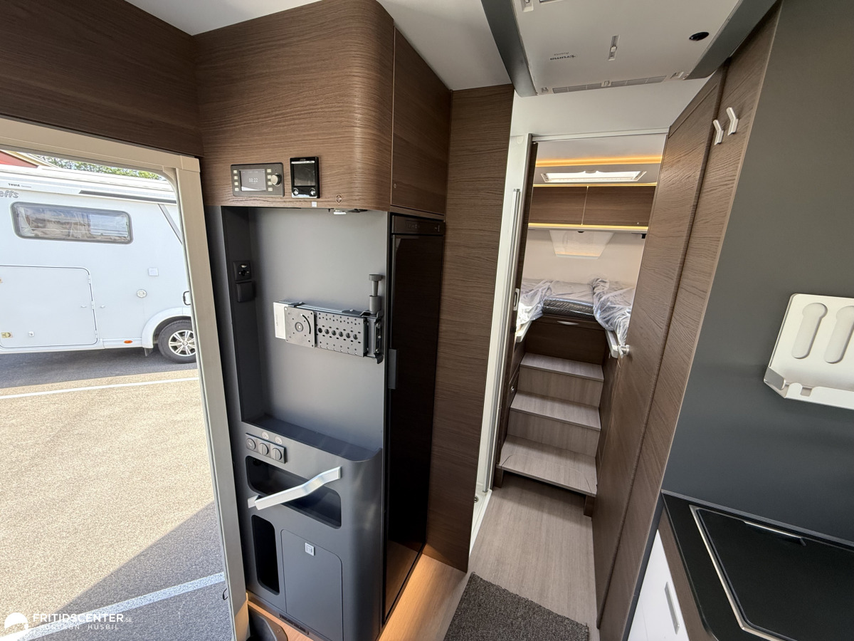 Adria SONIC SUPREME 700 DL /180 HK *INKOMMANDE*, bild 24 av 30