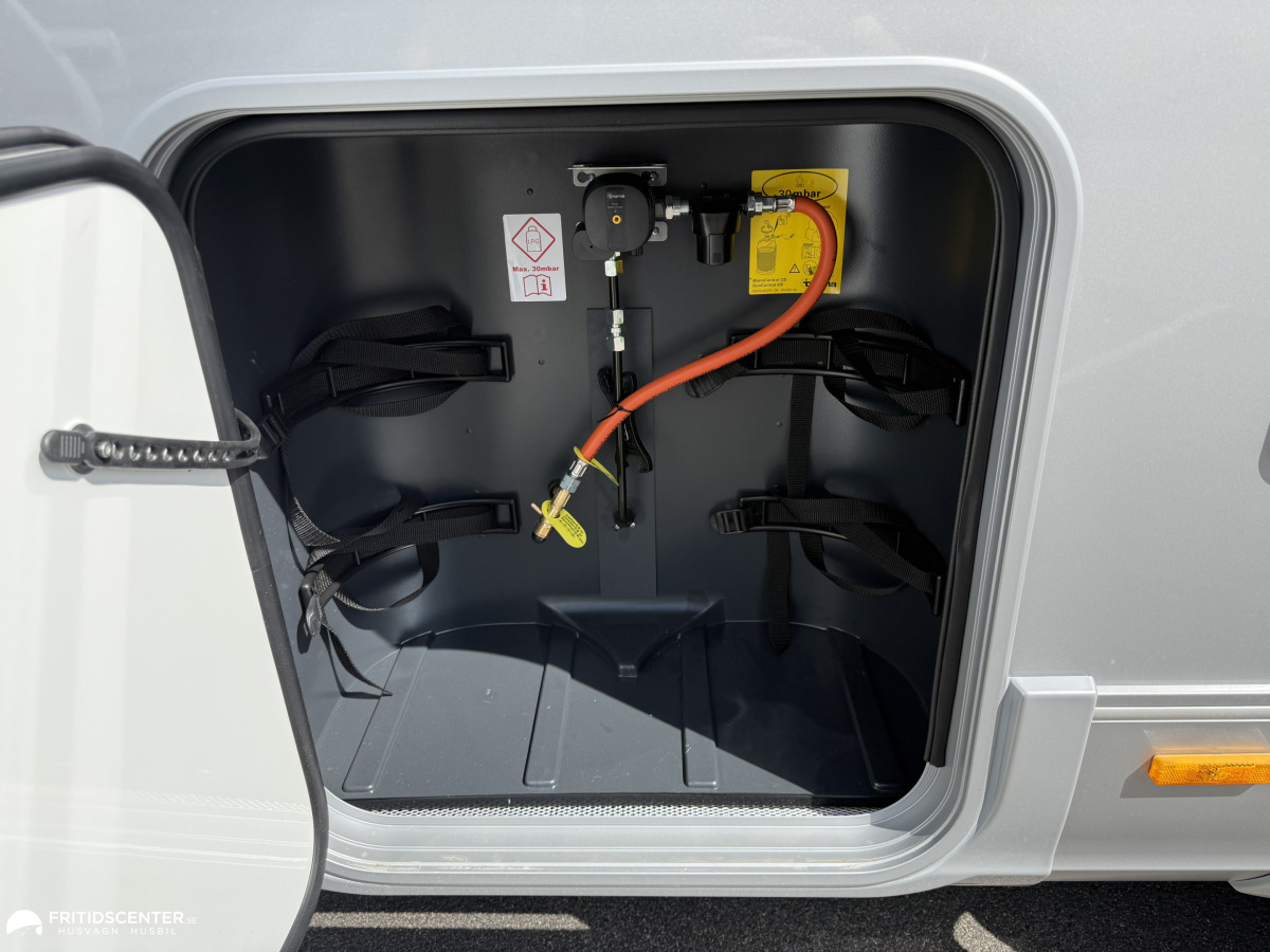 Adria SONIC SUPREME 700 DL /180 HK *INKOMMANDE*, bild 26 av 30