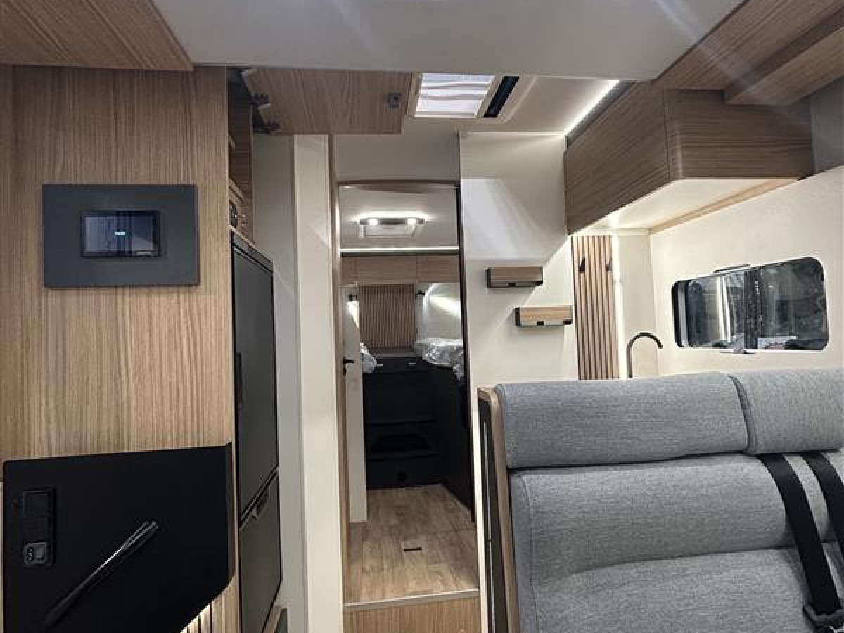 Pilote P740 GJ EVIDENC - Aldevärme, 5 sittplatser, 5 Sovplatser och mycket mer, bild 5 av 28