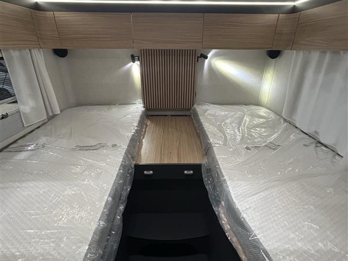 Pilote P740 GJ EVIDENC - Aldevärme, 5 sittplatser, 5 Sovplatser och mycket mer, bild 17 av 28