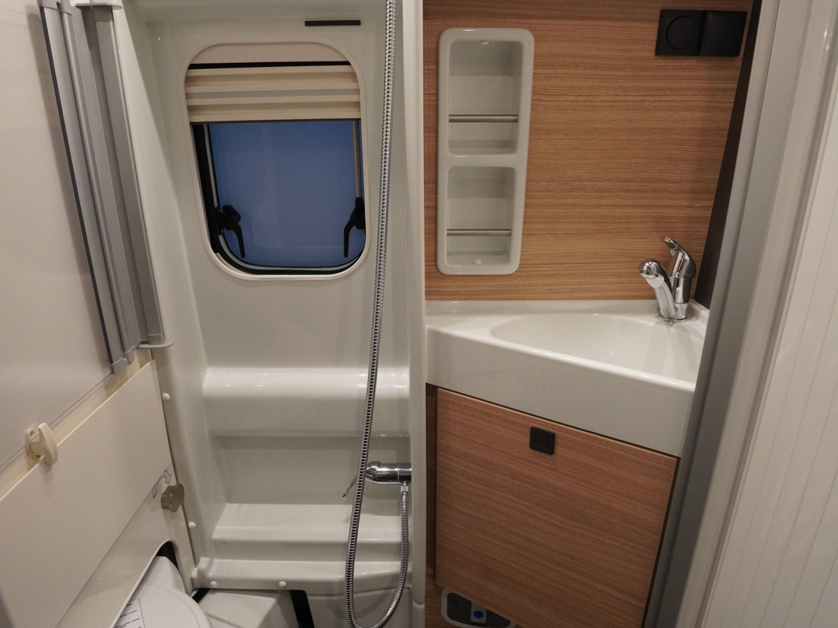 Malibu 640 LE GT Skyview, Stor kyl, Dieselpanna, 4000kg, bild 10 av 19