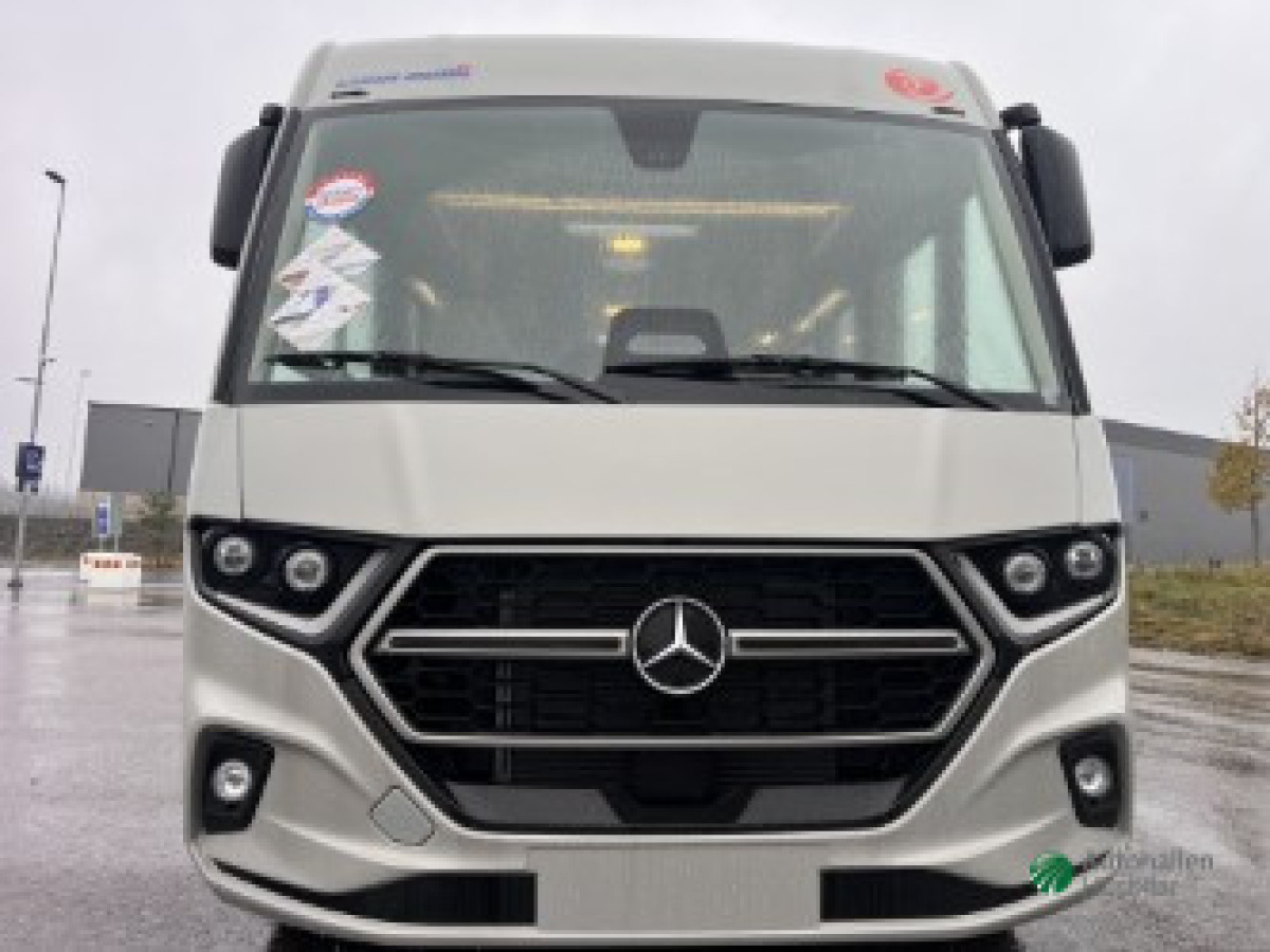 Eura Mobil Integra Line 726 EF Mercedes GT / Långbäddar, bild 2 av 16