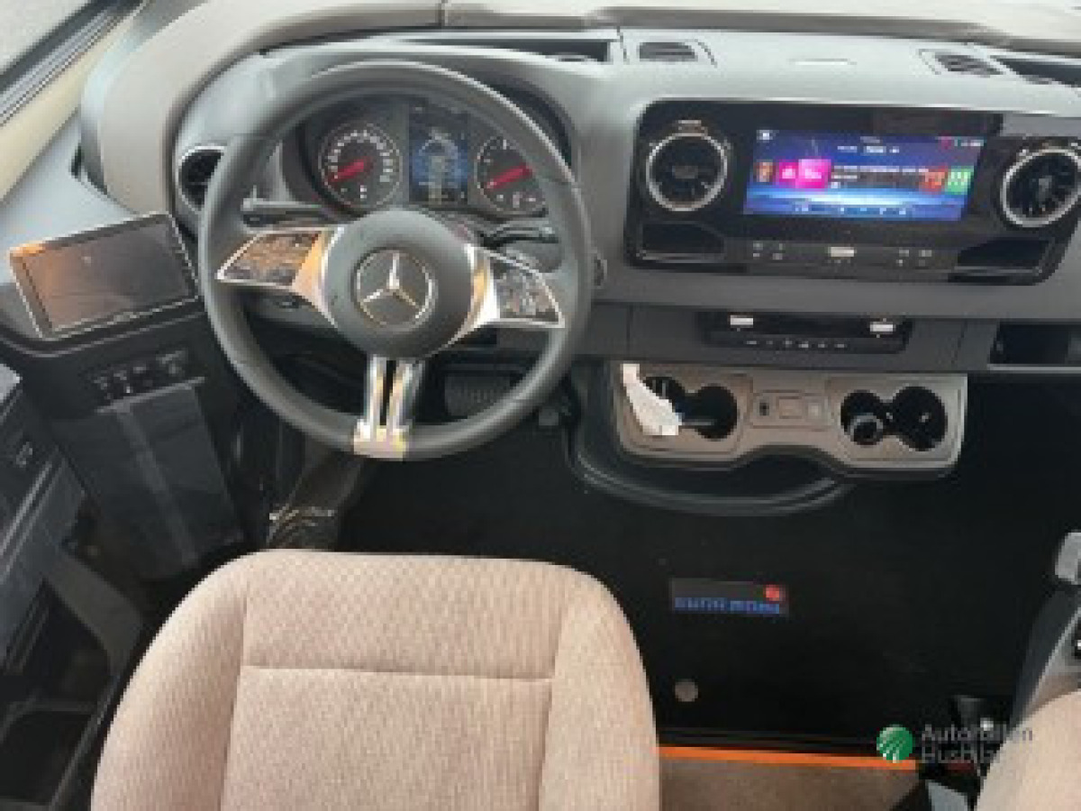 Eura Mobil Integra Line 726 EF Mercedes GT / Långbäddar, bild 5 av 16