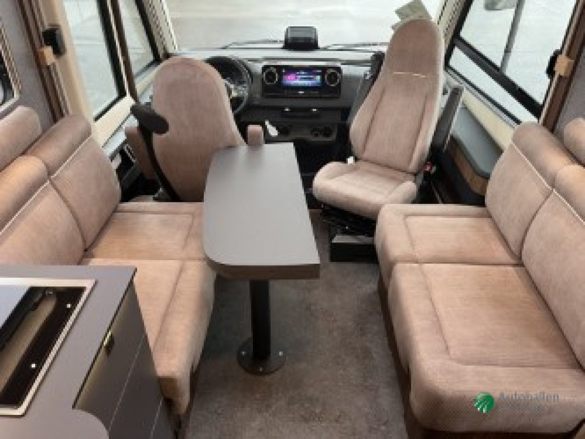 Eura Mobil Integra Line 726 EF Mercedes GT / Långbäddar, bild 16 av 16