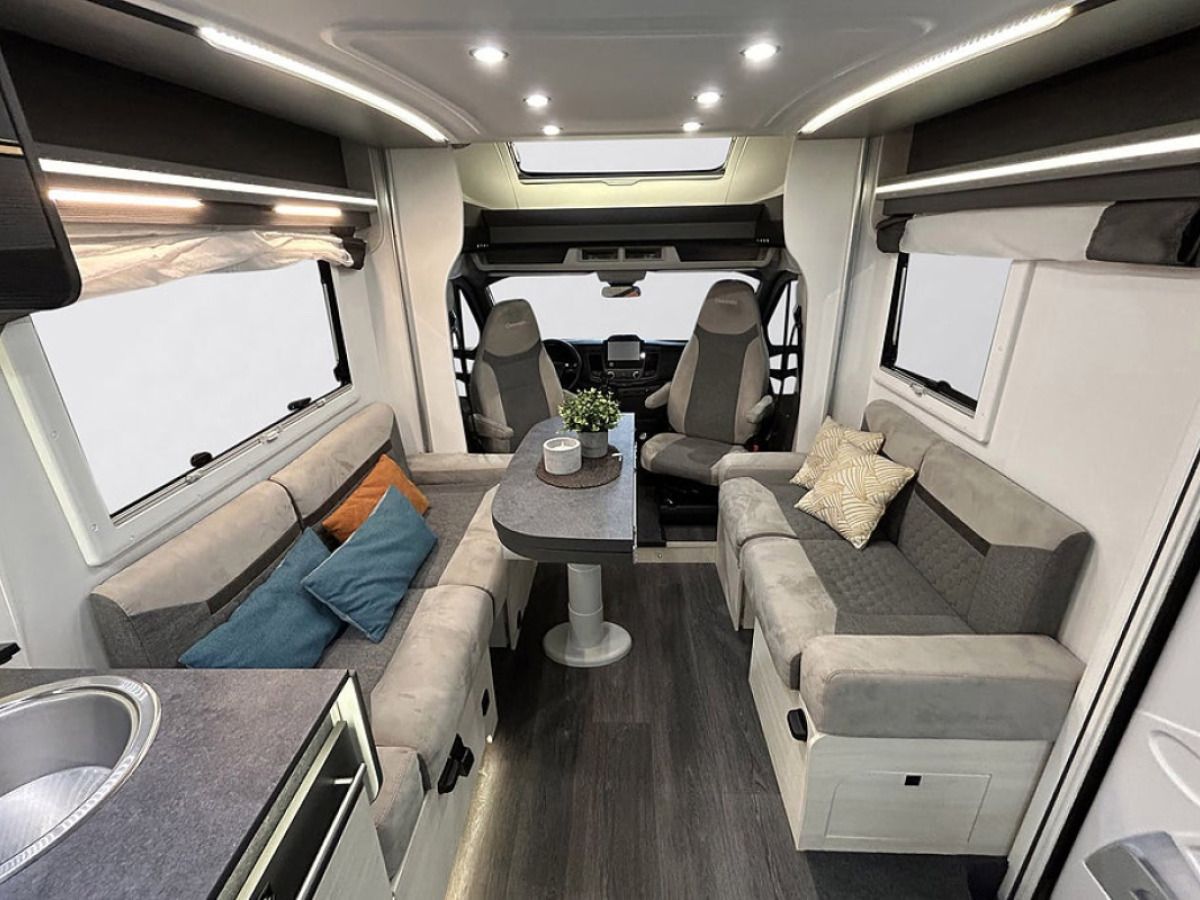 Chausson 720 170HK AUTOMAT 3500KG 6-BÄDDAR 5-Sits AC SOLCELL CYKELSTÄLL, bild 8 av 50