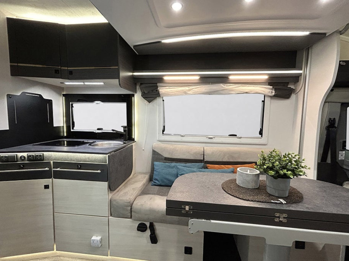Chausson 720 170HK AUTOMAT 3500KG 6-BÄDDAR 5-Sits AC SOLCELL CYKELSTÄLL, bild 10 av 50