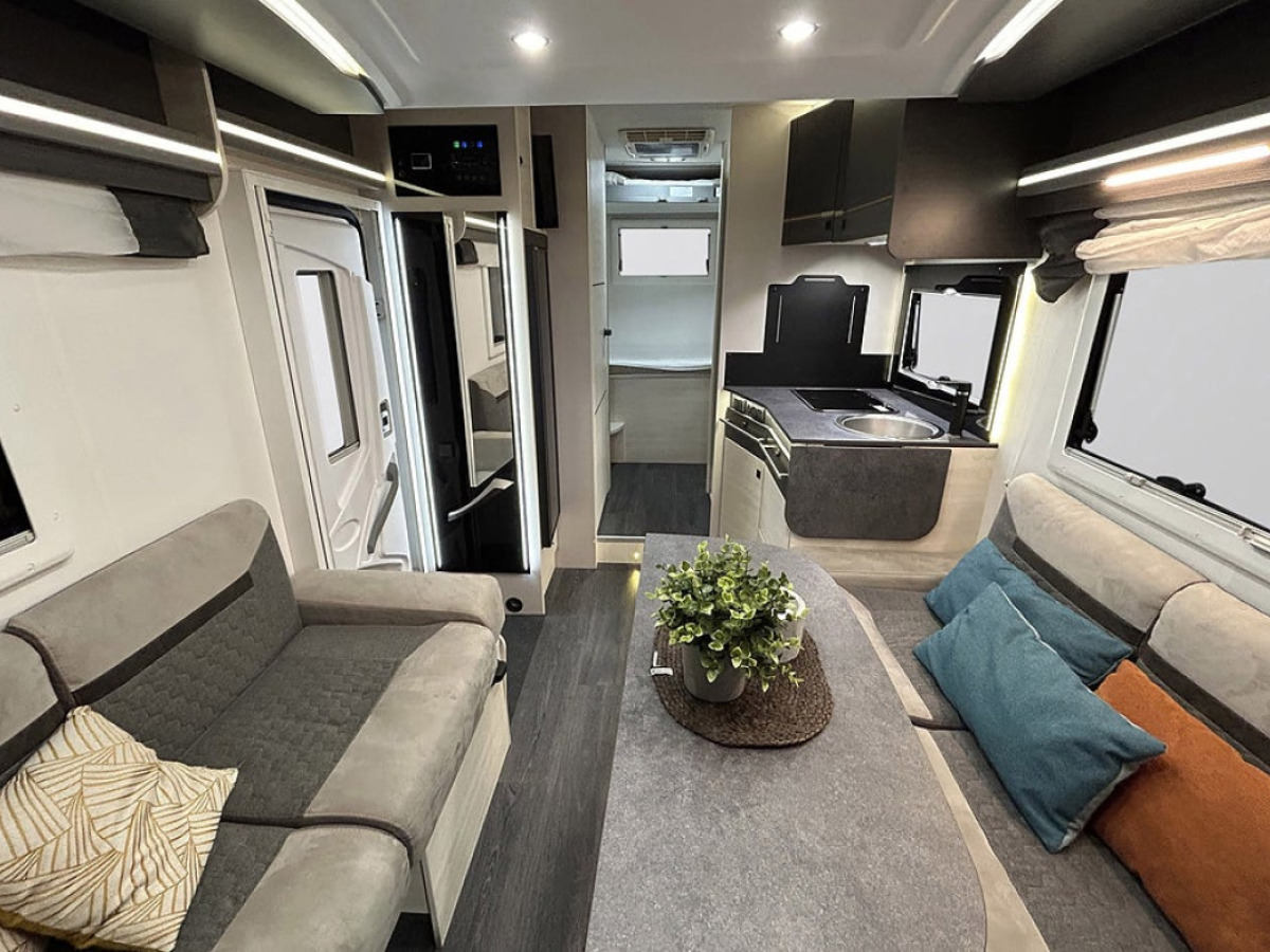 Chausson 720 170HK AUTOMAT 3500KG 6-BÄDDAR 5-Sits AC SOLCELL CYKELSTÄLL, bild 11 av 50
