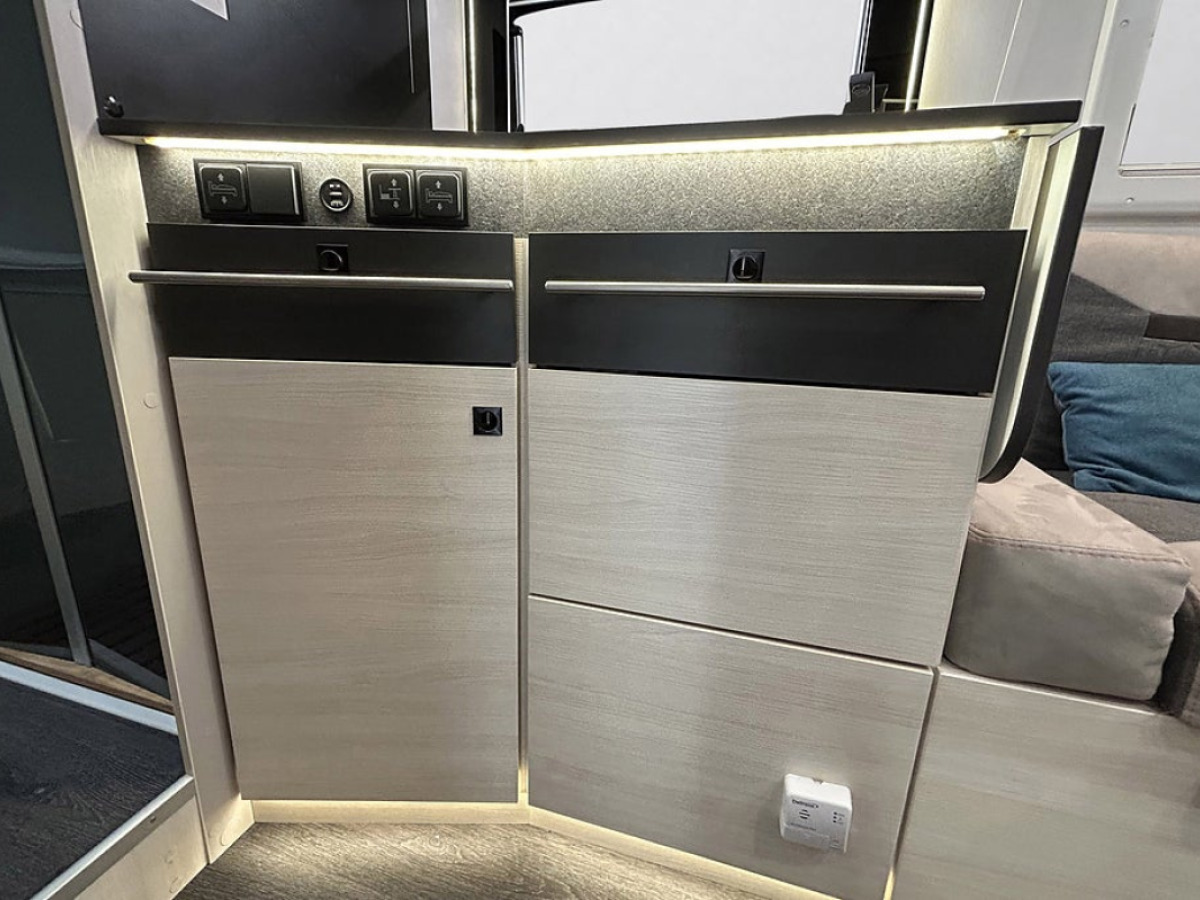Chausson 720 170HK AUTOMAT 3500KG 6-BÄDDAR 5-Sits AC SOLCELL CYKELSTÄLL, bild 17 av 50