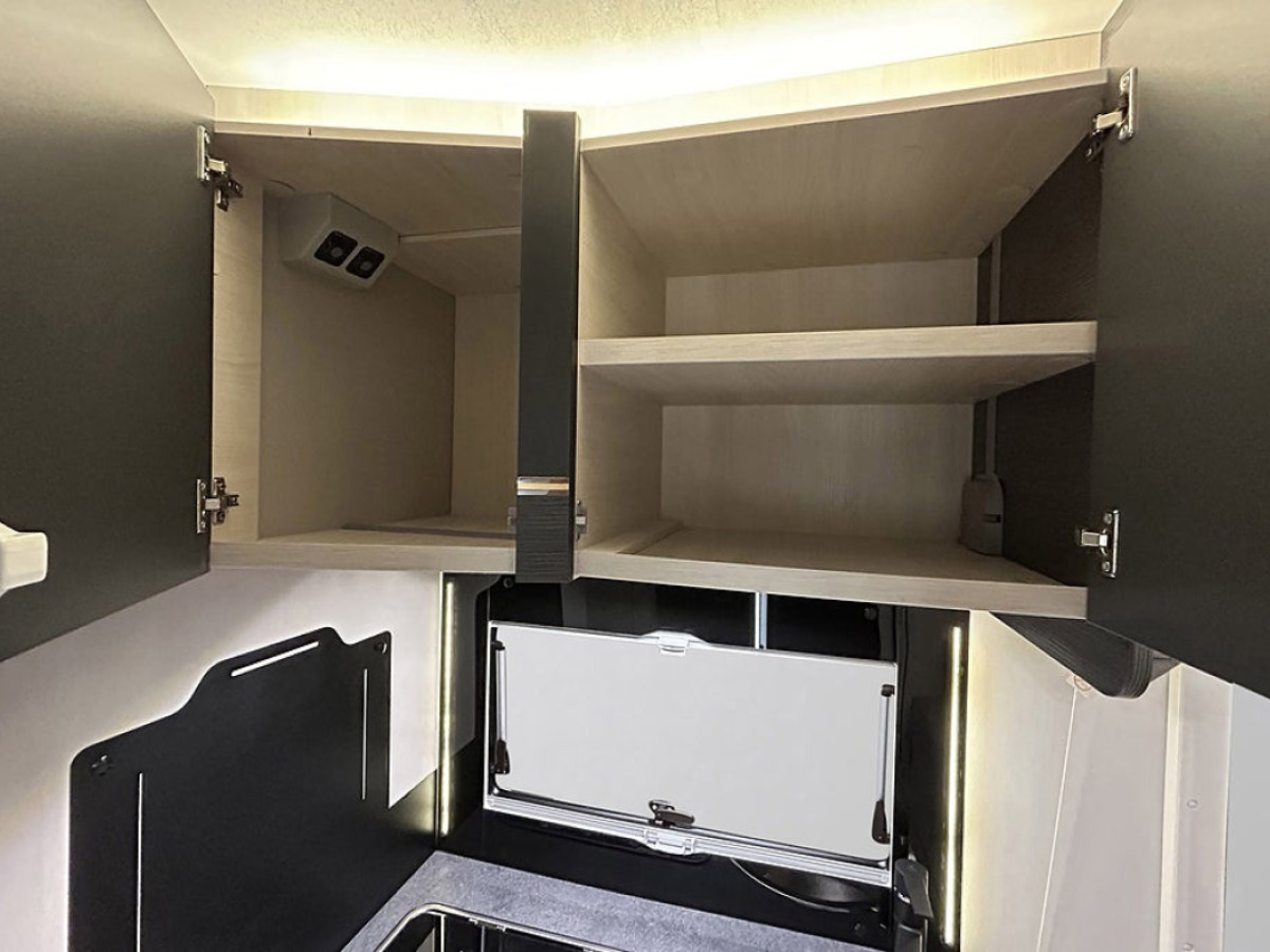 Chausson 720 170HK AUTOMAT 3500KG 6-BÄDDAR 5-Sits AC SOLCELL CYKELSTÄLL, bild 19 av 50