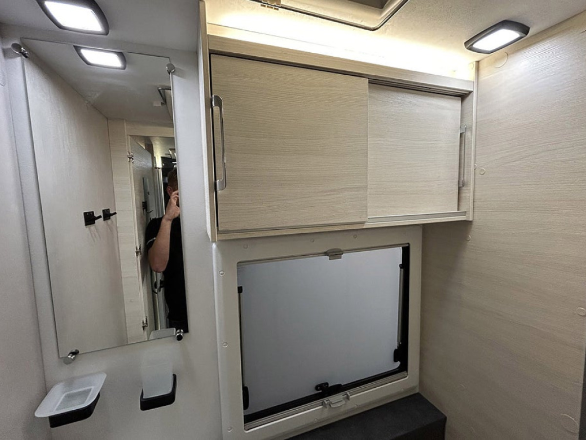 Chausson 720 170HK AUTOMAT 3500KG 6-BÄDDAR 5-Sits AC SOLCELL CYKELSTÄLL, bild 26 av 50