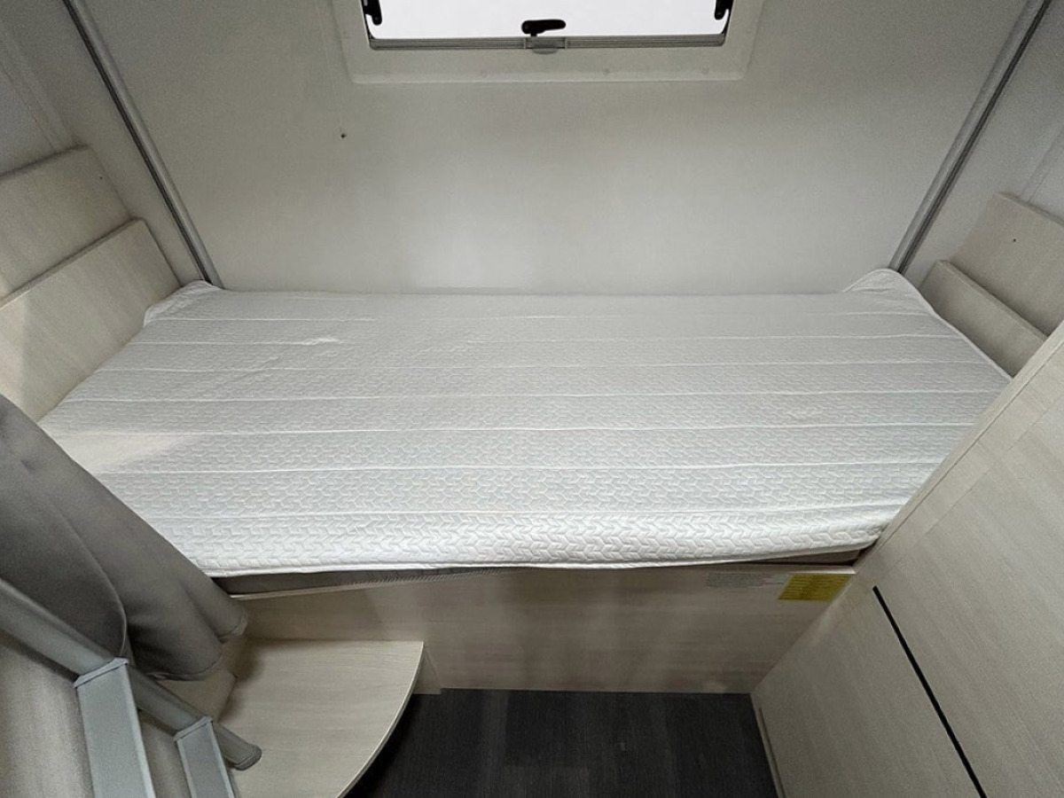 Chausson 720 170HK AUTOMAT 3500KG 6-BÄDDAR 5-Sits AC SOLCELL CYKELSTÄLL, bild 33 av 50