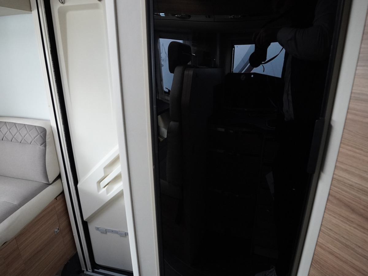Adria CORAL S 670SL, 2xAC, Solcell, bild 9 av 24