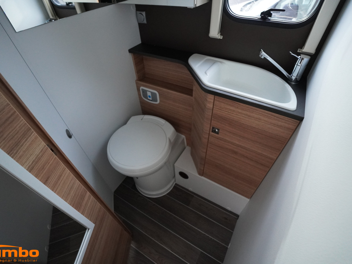 Adria CORAL S 670SL, 2xAC, Solcell, bild 13 av 24